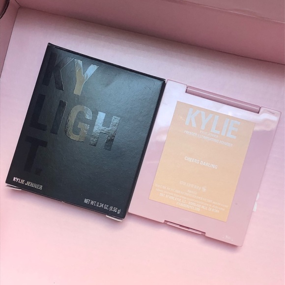 Kylie Cheers Darling Highlighter - Picture 2 of 3